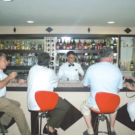 酒店 拉拉迪恩克酒店
