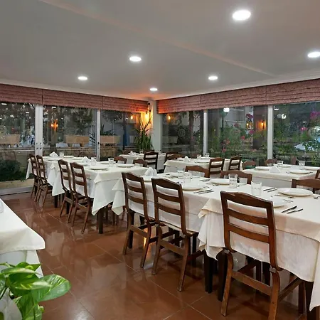 Lara Dinc Otel 3*