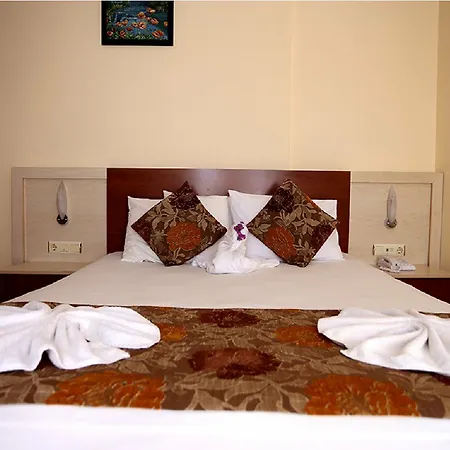 Otel Lara Dinc 3*